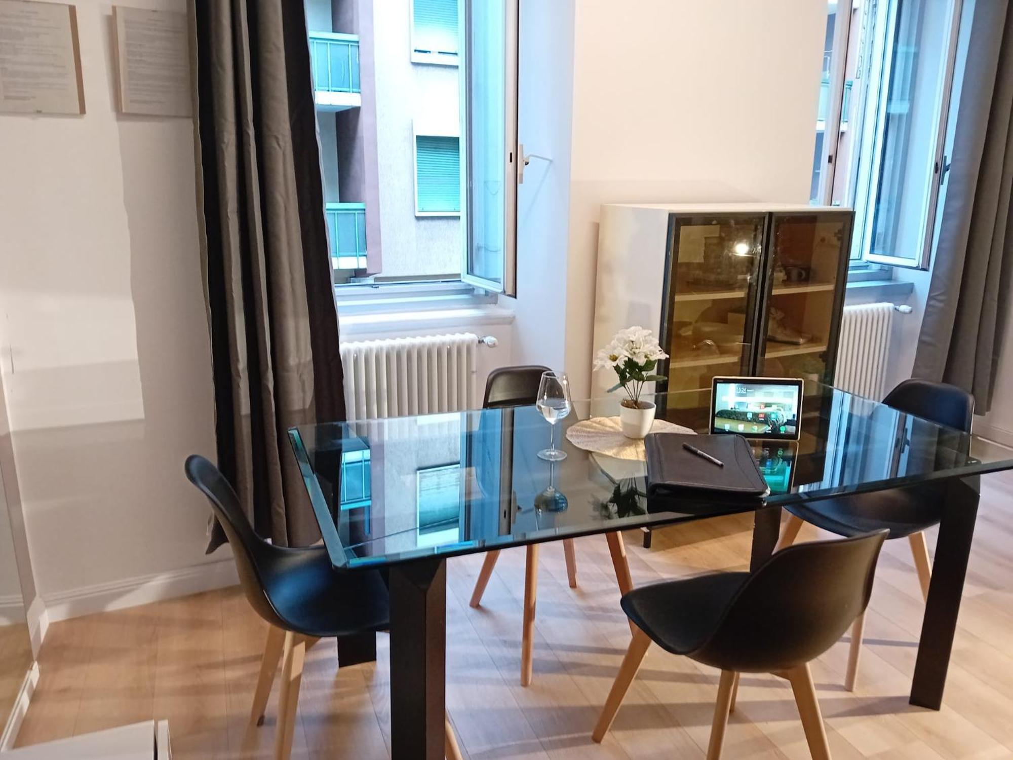 Snapstay Luxury Apartments In Centro A Trieste Exteriör bild